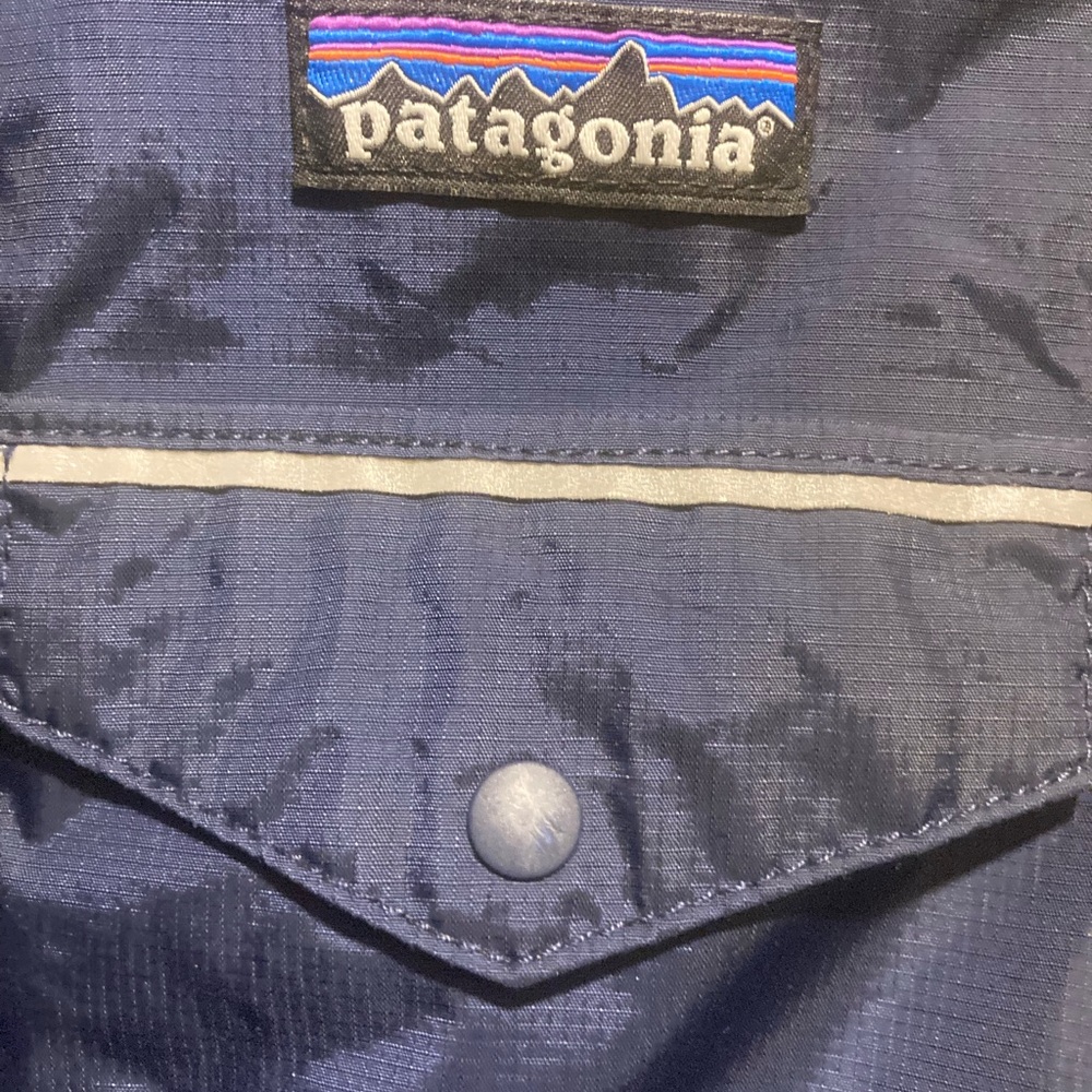 Patagonia Girls Navy rain Jacket - Picture 5 of 8